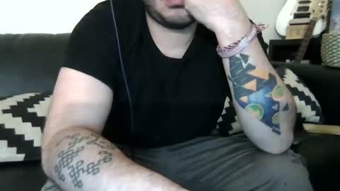 Snapshot of solosolosolo99 chatting on December 8, 5:39 am whiterabbit online show from December 8, 5:39 am