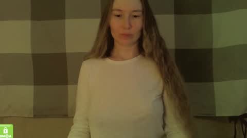 Snapshot of song_to_the_siren chatting on January 22, 11:45 am Mary online show from January 22, 11:45 am