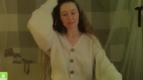 Snapshot of song_to_the_siren chatting on February 25, 10:58 am Mary online show from February 25, 10:58 am