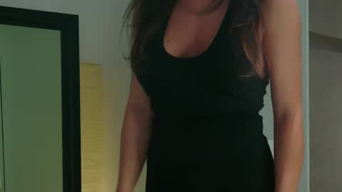 Snapshot of sonia_kate chatting on May 8, 10:37 pm Sonia Kate online show from May 8, 10:37 pm