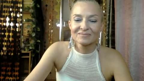 Snapshot of soniadance chatting on July 4, 2:01 pm Sonia online show from July 4, 2:01 pm