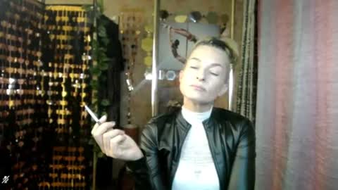 Snapshot of soniadance chatting on July 28, 4:39 pm Sonia online show from July 28, 4:39 pm