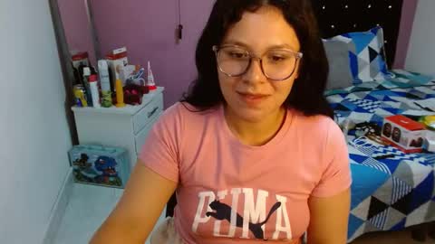 sonialatin69 online show from December 11, 9:45 pm