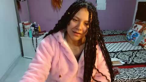 sonialatin69 online show from January 8, 8:27 am
