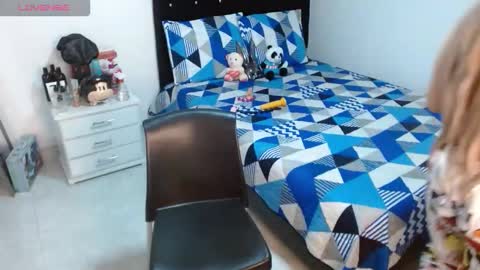 Snapshot of sonialatin69 chatting on October 1, 4:24 pm sonialatin69 online show from October 1, 4:24 pm