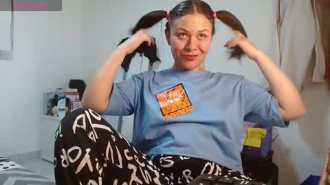 Snapshot of sonialatin69 chatting on October 6, 12:35 pm sonialatin69 online show from October 6, 12:35 pm