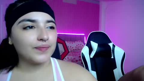 sonic_jess07 online show from June 14, 2:46 am