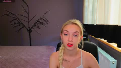 Snapshot of sonnysofia chatting on June 11, 5:38 am Sonya online show from June 11, 5:38 am