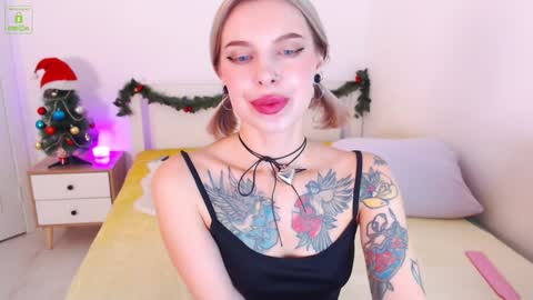 Snapshot of sonyalime chatting on December 17, 7:29 am Sonya Lime online show from December 17, 7:29 am