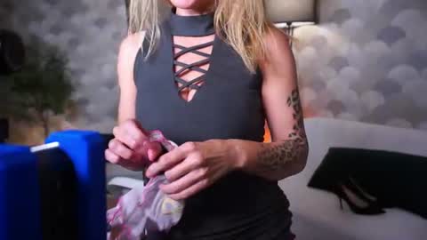 Sonya online show from August 6, 4:53 pm