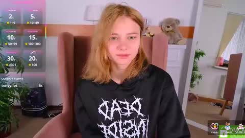 Snapshot of sookonstellita chatting on October 13, 8:31 pm Litta online show from October 13, 8:31 pm