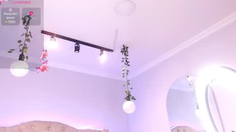 Snapshot of sophi_gray chatting on December 8, 2:18 am Shophi online show from December 8, 2:18 am