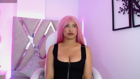 Snapshot of sophi_gray chatting on January 19, 11:45 am Shophi online show from January 19, 11:45 am
