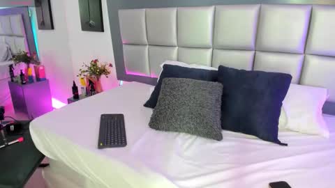 sophi Leone online show from February 3, 12:43 pm