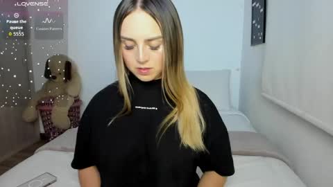Snapshot of sophi_moreno chatting on May 7, 12:38 am Sofi online show from May 7, 12:38 am
