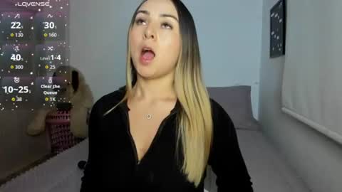 Snapshot of sophi_moreno chatting on June 12, 12:42 am Sofi online show from June 12, 12:42 am