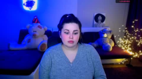 Snapshot of sophia__olsen chatting on December 2, 9:35 am sophia__olsen online show from December 2, 9:35 am