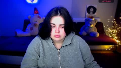 Snapshot of sophia__olsen chatting on December 8, 6:33 am sophia__olsen online show from December 8, 6:33 am