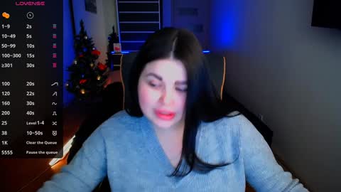 Snapshot of sophia__olsen chatting on December 15, 7:24 am sophia__olsen online show from December 15, 7:24 am