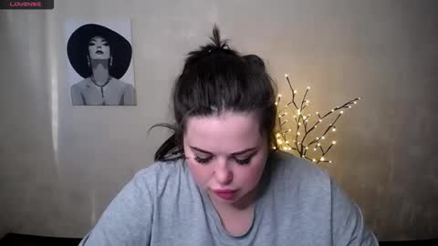 Snapshot of sophia__olsen chatting on September 22, 5:53 am sophia__olsen online show from September 22, 5:53 am