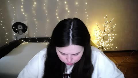 Snapshot of sophia__olsen chatting on March 25, 7:03 am sophia__olsen online show from March 25, 7:03 am