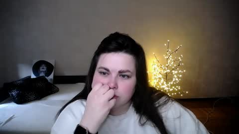 Snapshot of sophia__olsen chatting on April 3, 6:00 am sophia__olsen online show from April 3, 6:00 am