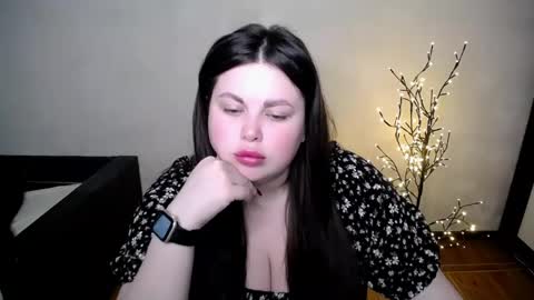 Snapshot of sophia__olsen chatting on May 10, 5:45 am sophia__olsen online show from May 10, 5:45 am