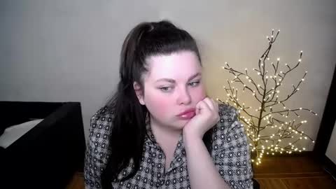 Snapshot of sophia__olsen chatting on May 13, 5:49 am sophia__olsen online show from May 13, 5:49 am