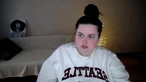 Snapshot of sophia__olsen chatting on May 28, 5:38 am sophia__olsen online show from May 28, 5:38 am