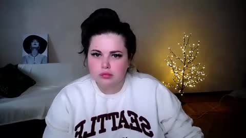 sophia__olsen online show from June 15, 10:17 am