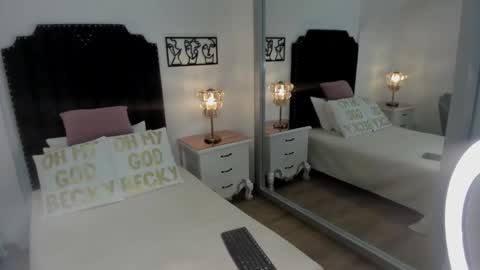 sophia boods online show from March 8, 3:54 am