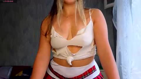 Snapshot of sophia_euphoria chatting on July 20, 9:12 am Sophia online show from July 20, 9:12 am
