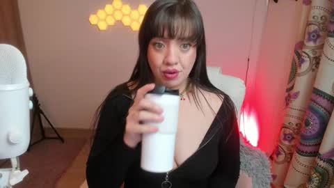 Snapshot of sophia_grants chatting on October 16, 6:03 am sophia_grants online show from October 16, 6:03 am