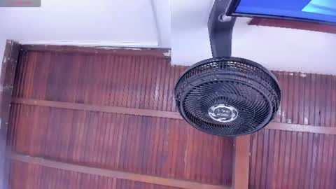 Snapshot of sophia_greey_ chatting on July 28, 5:56 pm Shopia online show from July 28, 5:56 pm