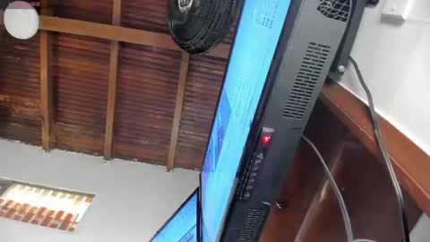 Snapshot of sophia_greey_ chatting on July 30, 5:56 pm Shopia online show from July 30, 5:56 pm