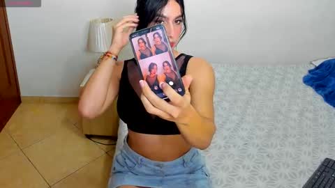 Snapshot of sophia_harry chatting on September 18, 2:57 am sophia CM online show from September 18, 2:57 am