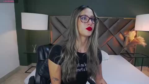 Snapshot of sophia_loreenn chatting on October 11, 2:26 pm Sofia online show from October 11, 2:26 pm