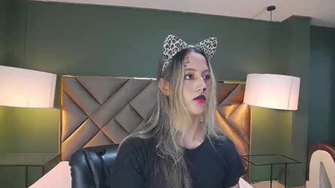 Snapshot of sophia_loreenn chatting on October 29, 12:18 pm Sofia online show from October 29, 12:18 pm