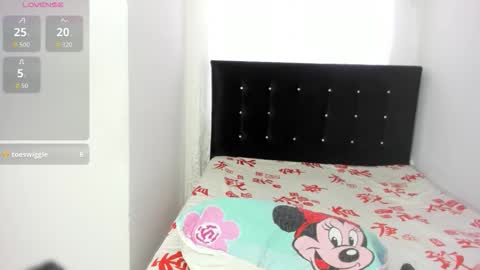 Snapshot of sophia_moons_ chatting on March 19, 1:59 pm sophia_moons_ online show from March 19, 1:59 pm