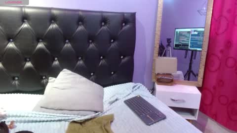 Snapshot of sophia_ny chatting on January 13, 10:24 pm SOPHIA online show from January 13, 10:24 pm