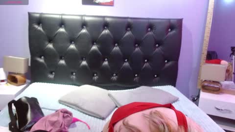 Snapshot of sophia_ny chatting on January 15, 7:44 pm SOPHIA online show from January 15, 7:44 pm