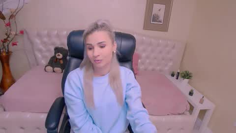 Snapshot of sophia_smith4146 chatting on January 11, 12:43 pm sophia smith4146 online show from January 11, 12:43 pm