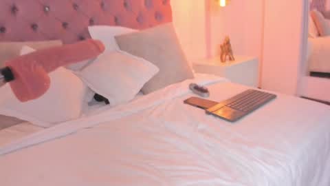 Snapshot of sophia_turneer chatting on January 4, 8:49 am sophia_turneer online show from January 4, 8:49 am