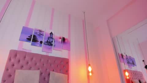 Snapshot of sophia_turneer chatting on February 20, 9:20 pm sophia_turneer online show from February 20, 9:20 pm