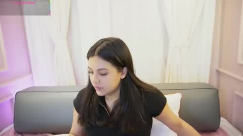 Snapshot of sophia_wilsonn_ chatting on September 18, 11:12 am Sofi online show from September 18, 11:12 am