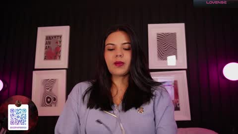 Snapshot of sophia_wilsonn_ chatting on April 7, 10:37 am Sofi online show from April 7, 10:37 am