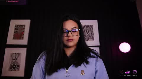 Snapshot of sophia_wilsonn_ chatting on April 27, 10:02 am Sofi online show from April 27, 10:02 am