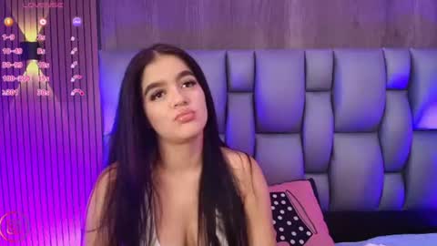 Snapshot of sophiaa_taylor_ chatting on July 13, 11:57 am online show from July 13, 11:57 am