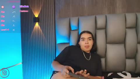 Snapshot of sophiaa_taylor_ chatting on July 16, 11:38 am online show from July 16, 11:38 am