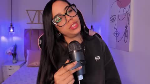 Sophie Hill  online show from October 18, 8:09 pm